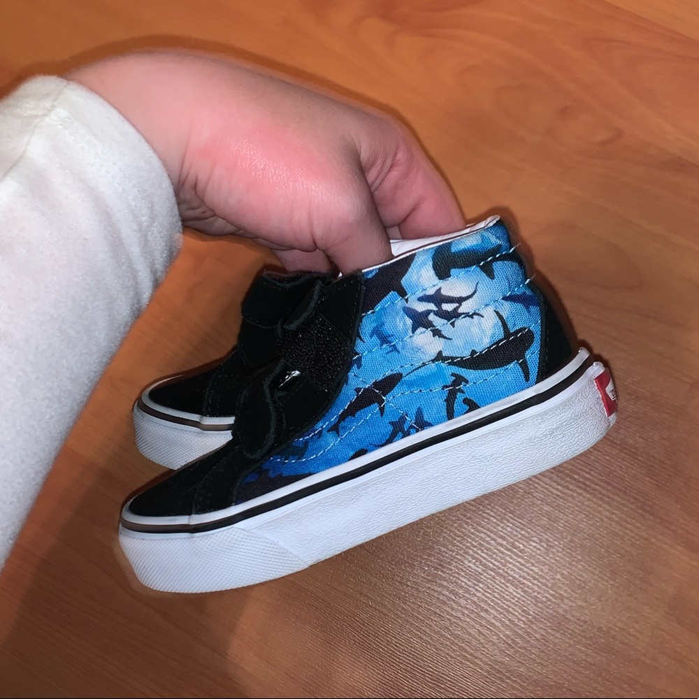 Toddler Boys 10.5 Hi Top Shark Vans